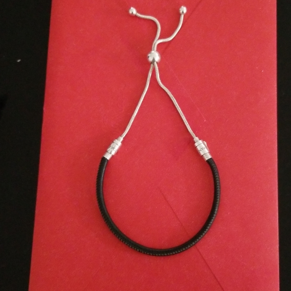Excelent bracelet Pandora